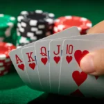 10 formas habituales en que los principiantes de póquer se vencen a sí mismos